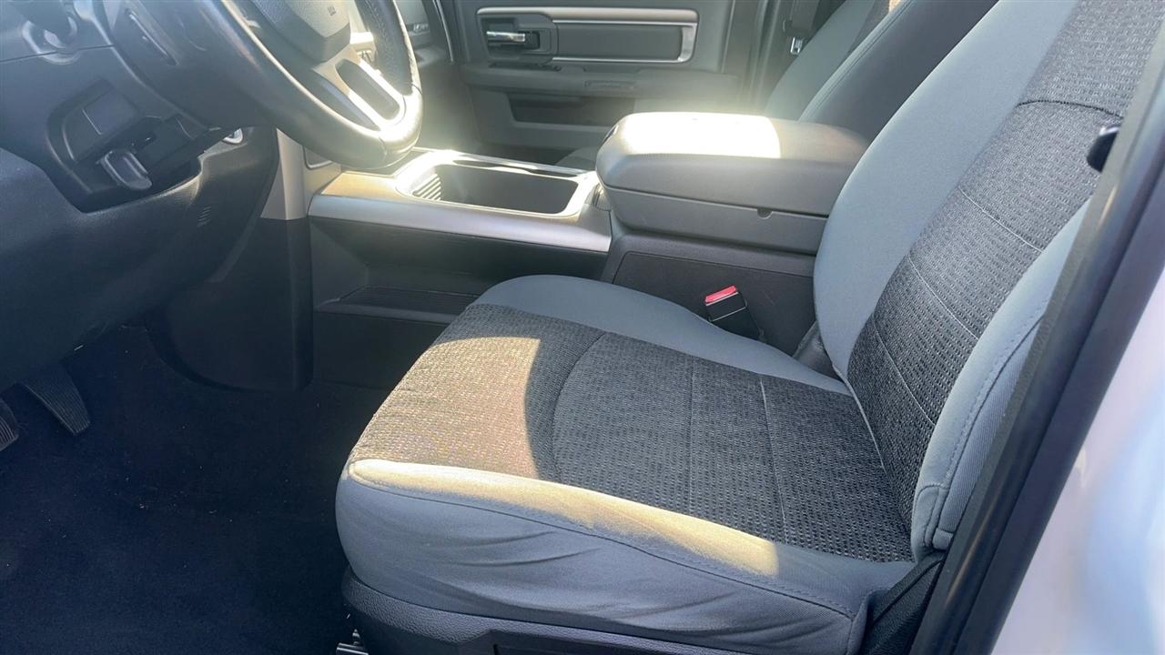 RAM 1500 Big Horn 4x2 Crew Cab 5'7" Box 2018