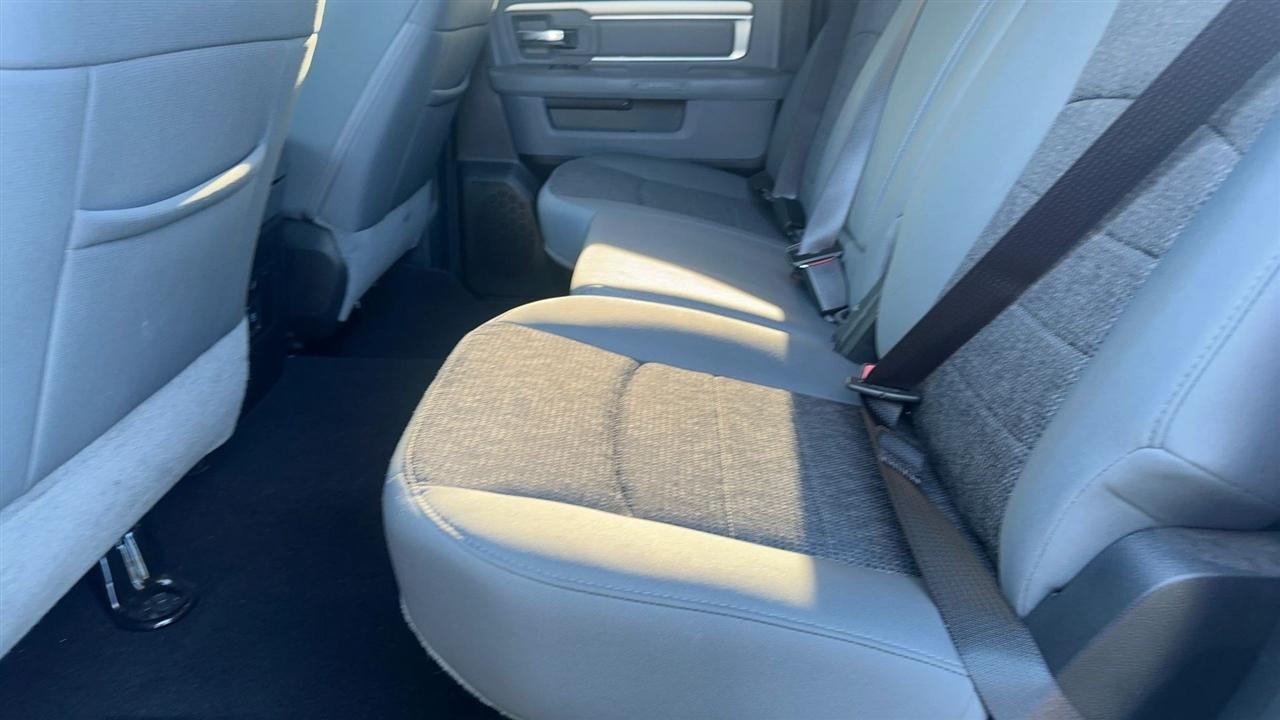 RAM 1500 Big Horn 4x2 Crew Cab 5'7" Box 2018