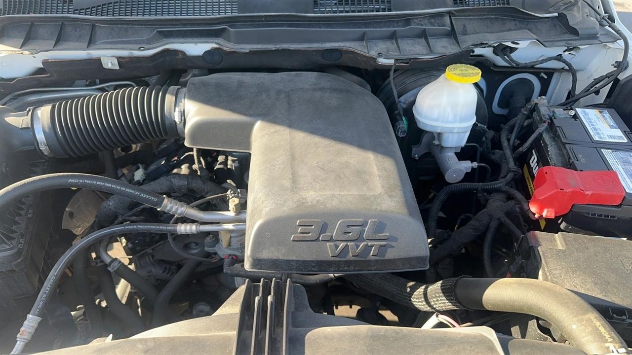 RAM 1500 Big Horn 4x2 Crew Cab 5'7" Box 2018