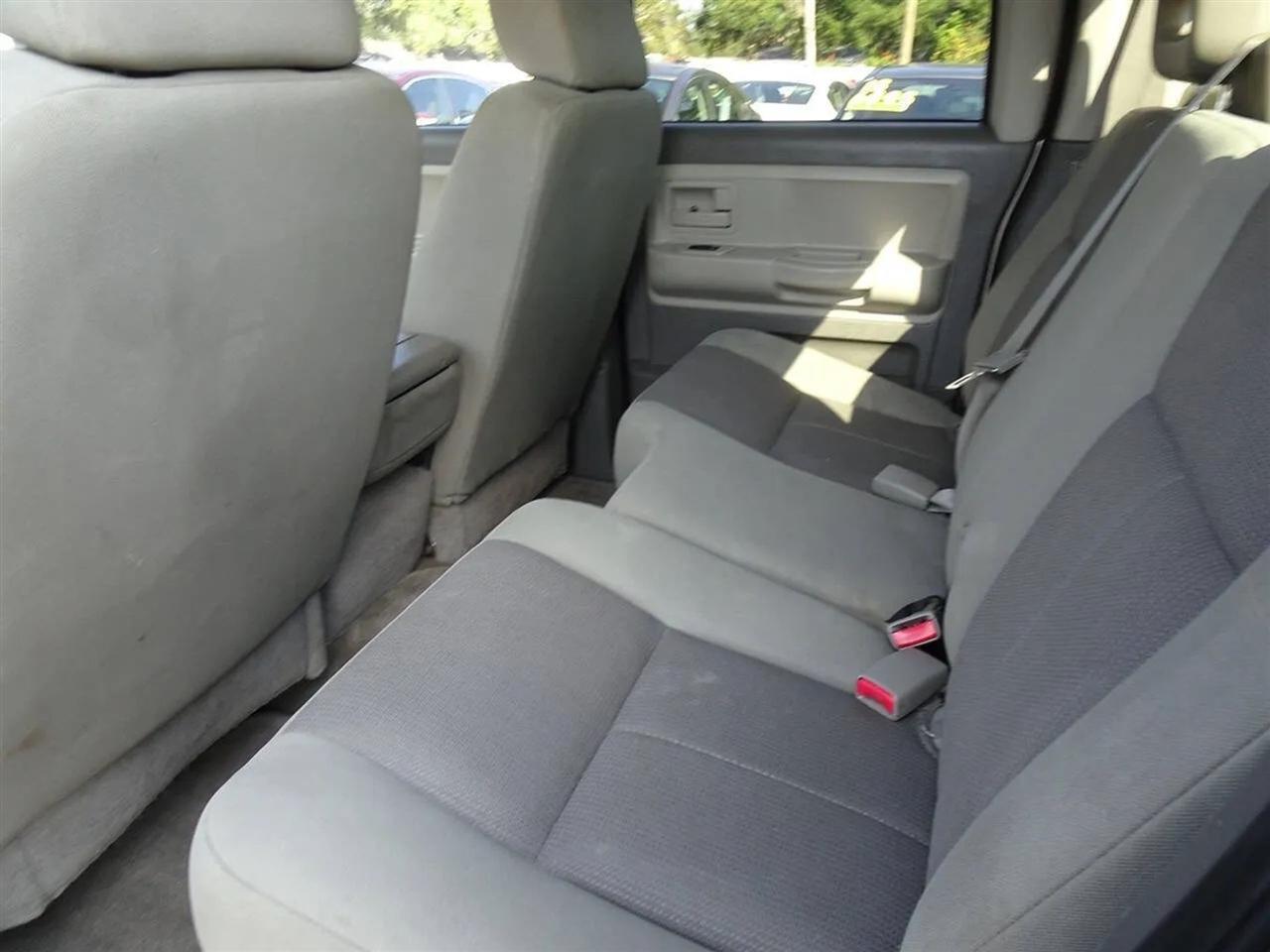 Dodge Dakota 4dr Quad Cab 131 SLT 2006