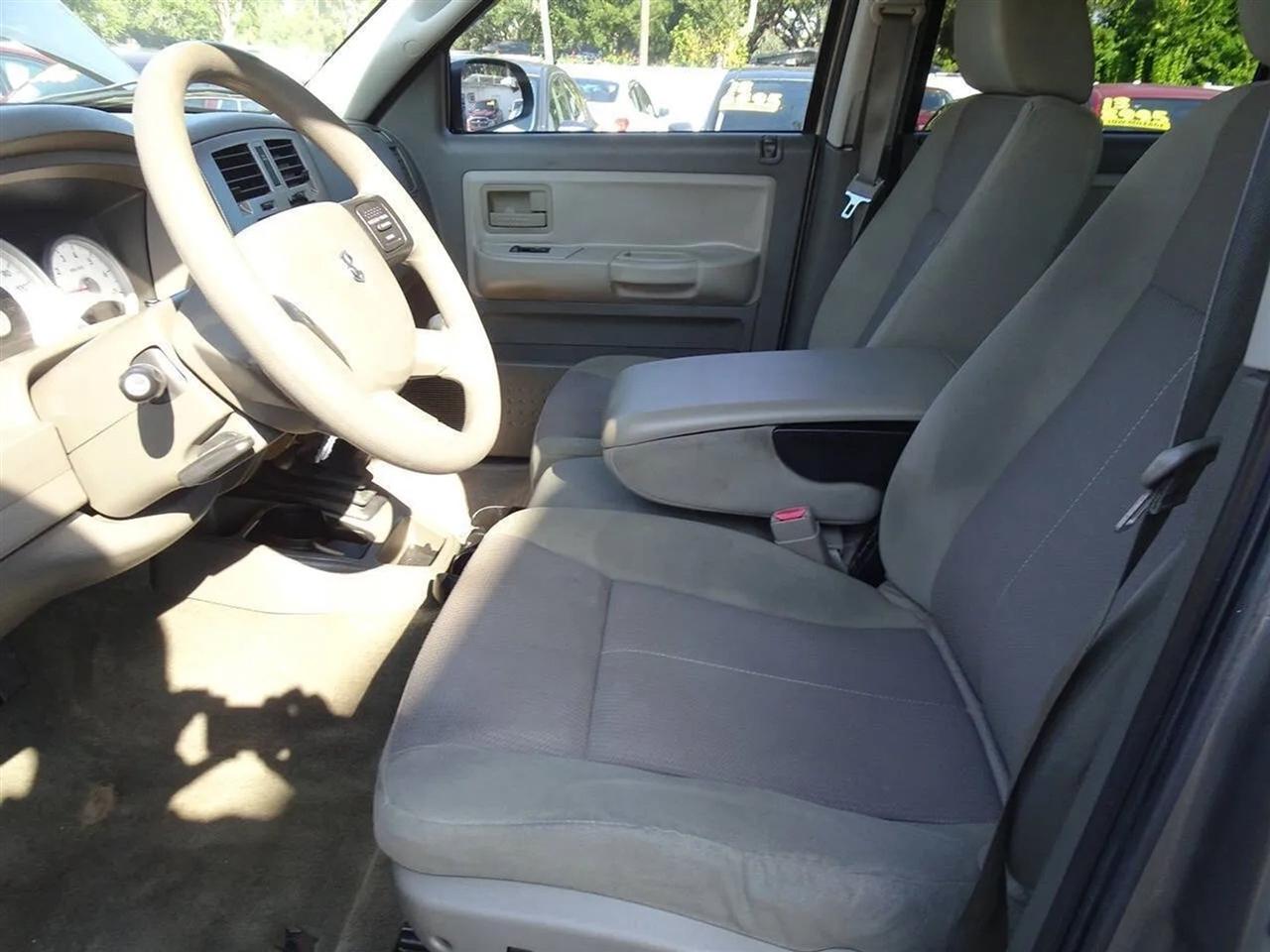 Dodge Dakota 4dr Quad Cab 131 SLT 2006