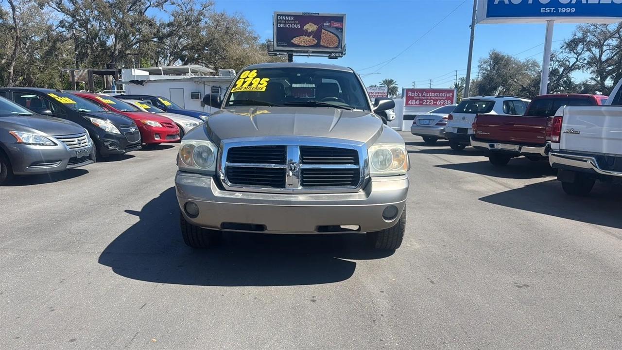 Dodge Dakota 4dr Quad Cab 131 SLT 2006