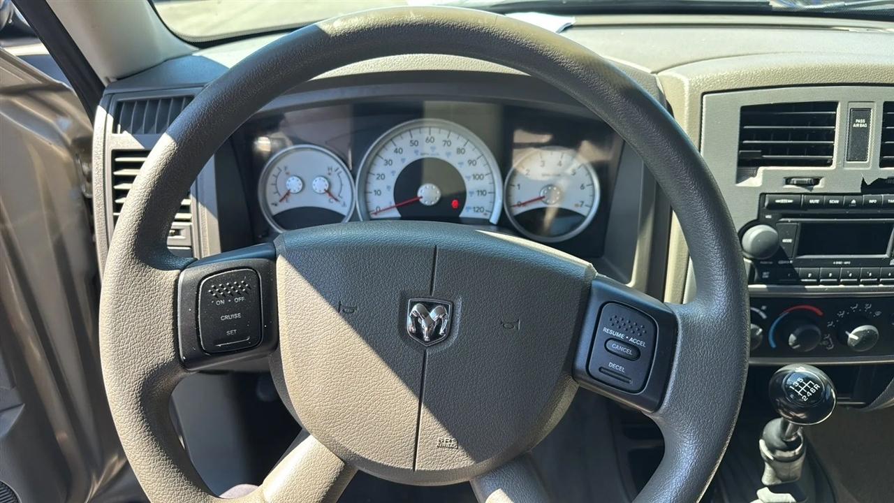 Dodge Dakota 4dr Quad Cab 131 SLT 2006