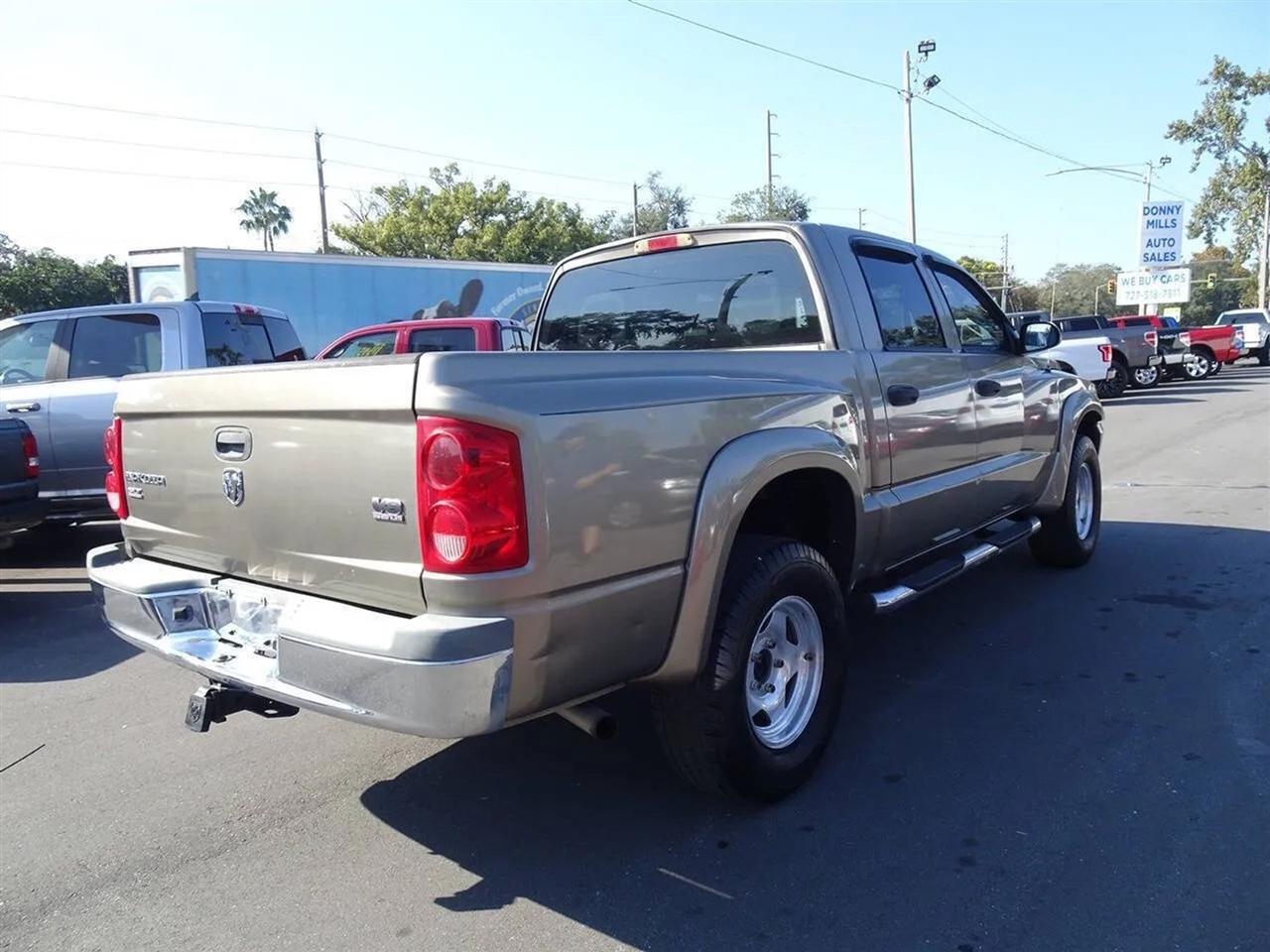 Dodge Dakota 4dr Quad Cab 131 SLT 2006