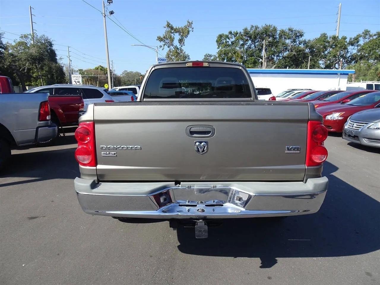 Dodge Dakota 4dr Quad Cab 131 SLT 2006