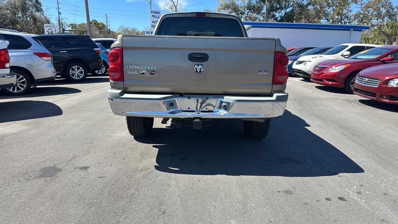 Dodge Dakota 4dr Quad Cab 131 SLT 2006