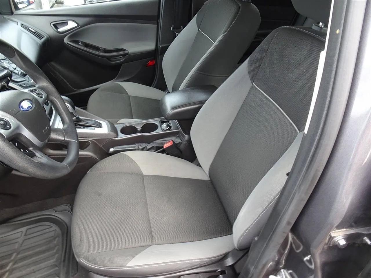 Ford Focus 5dr HB SE 2014