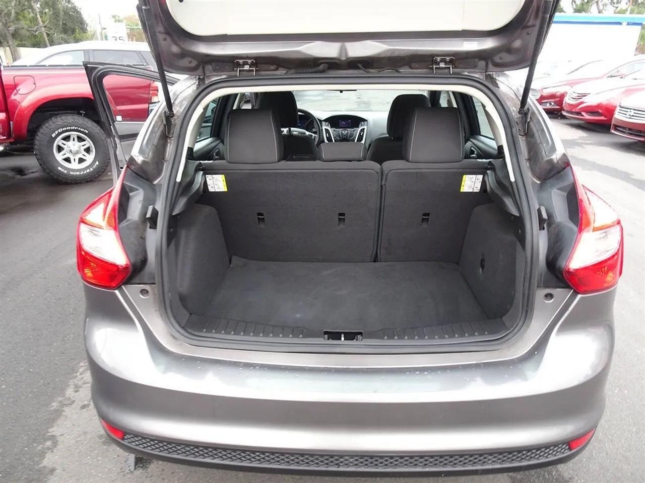 Ford Focus 5dr HB SE 2014