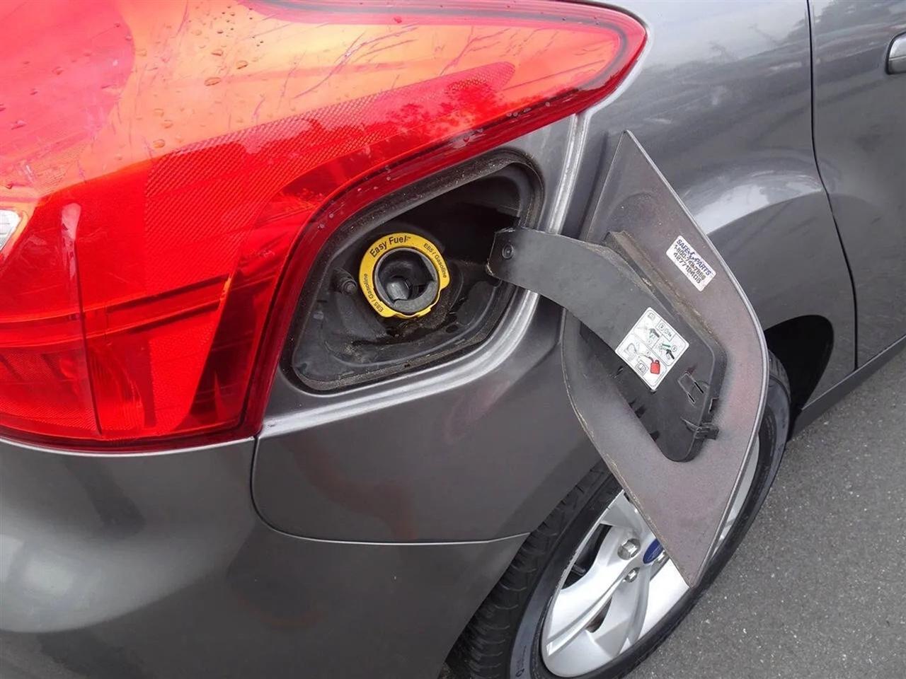 Ford Focus 5dr HB SE 2014