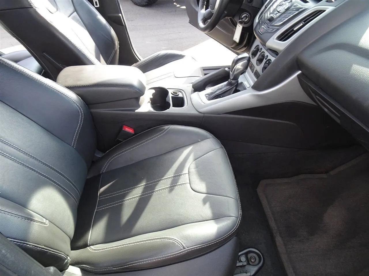 Ford Focus 5dr HB SE 2014