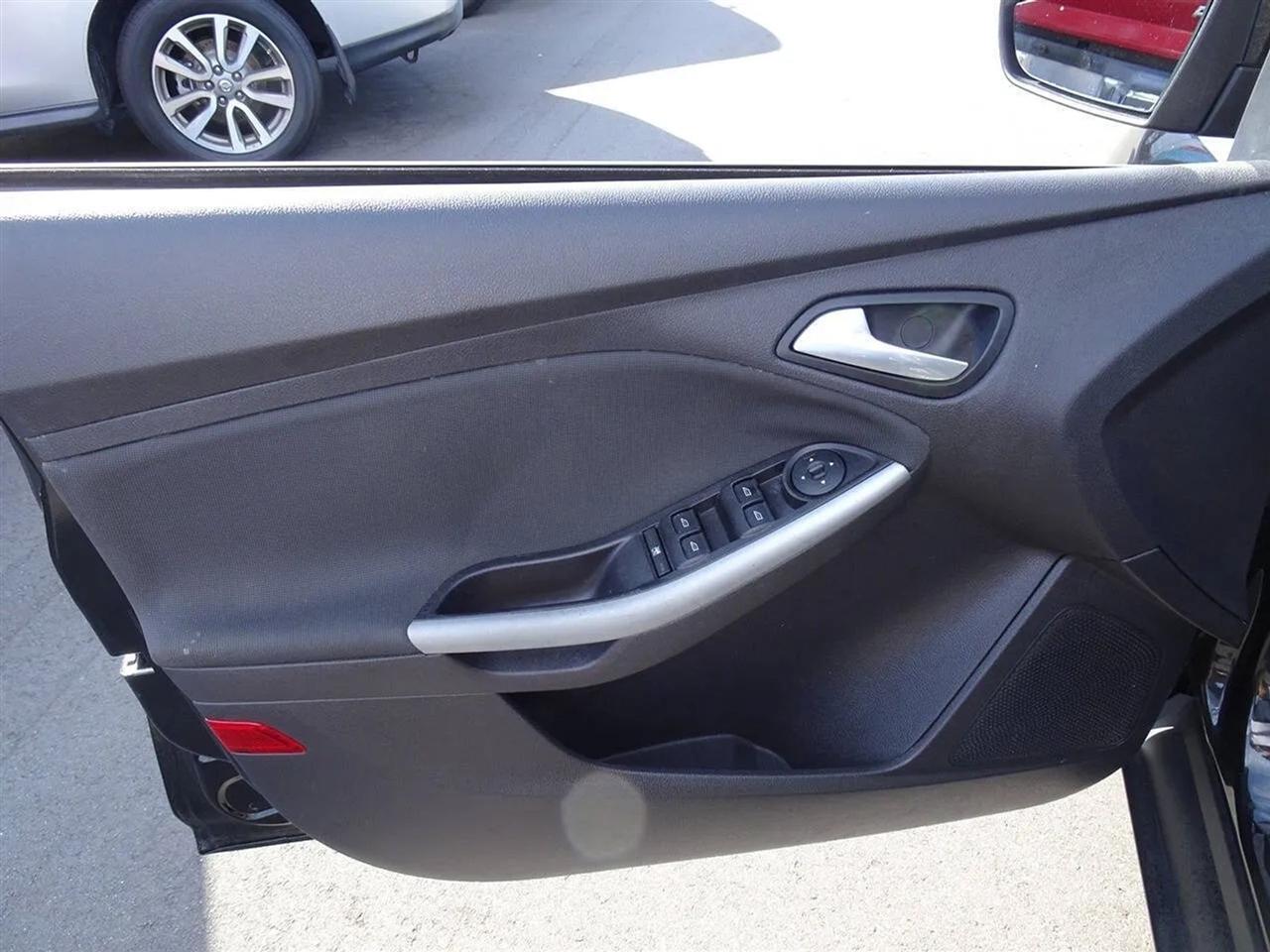 Ford Focus 5dr HB SE 2014