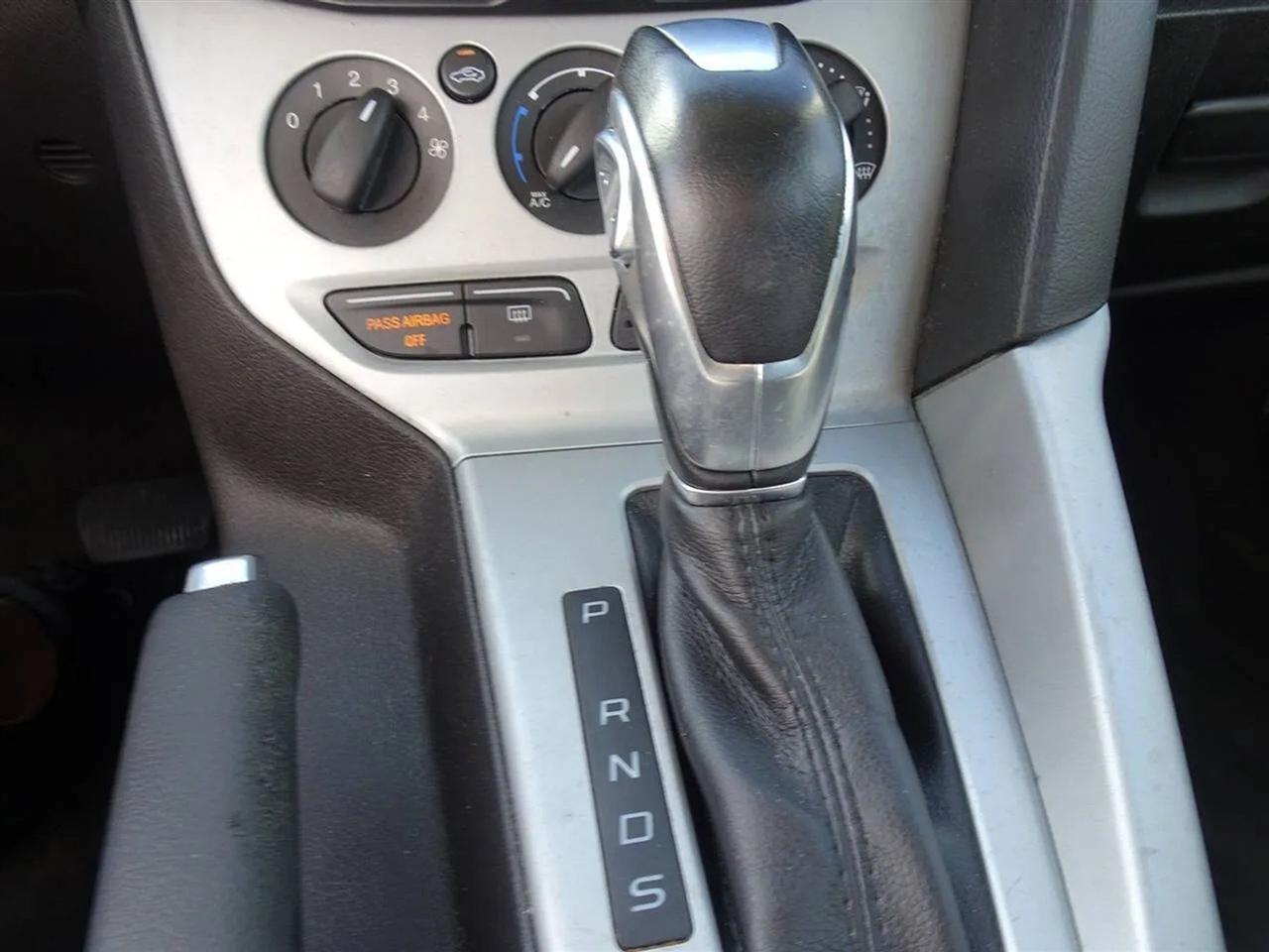 Ford Focus 5dr HB SE 2014