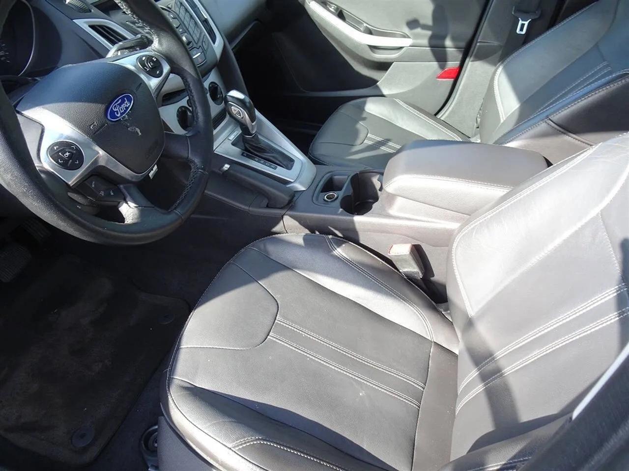 Ford Focus 5dr HB SE 2014