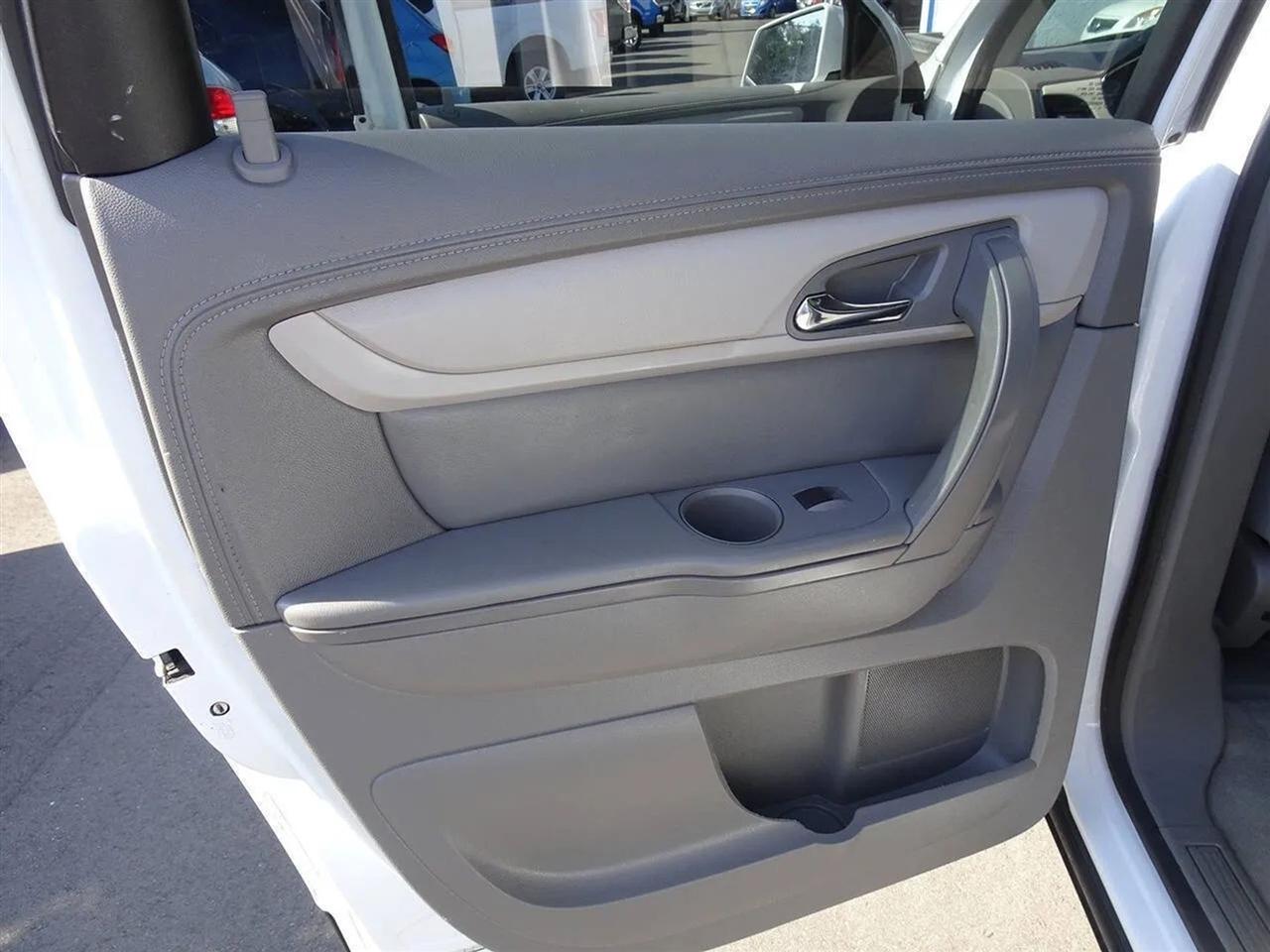 Chevrolet Traverse FWD 4dr LT w/2LT 2016