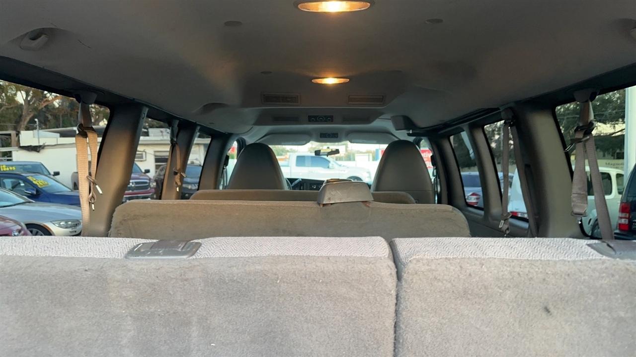 Chevrolet Express Passenger RWD 3500 135" 1LT 2012