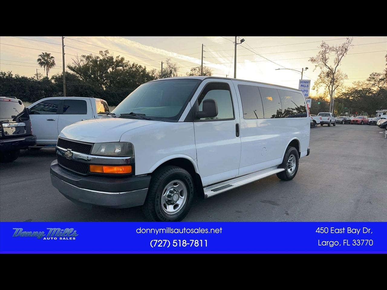 2012 Chevrolet Express Passenger RWD 3500 135" 1LT