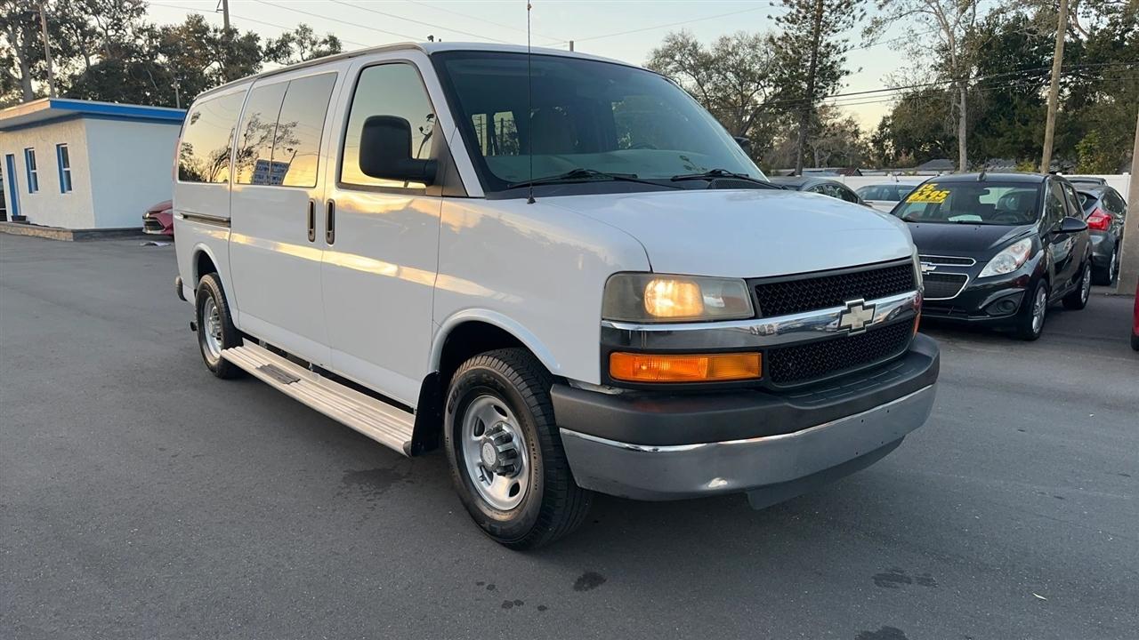 Chevrolet Express Passenger RWD 3500 135" 1LT 2012
