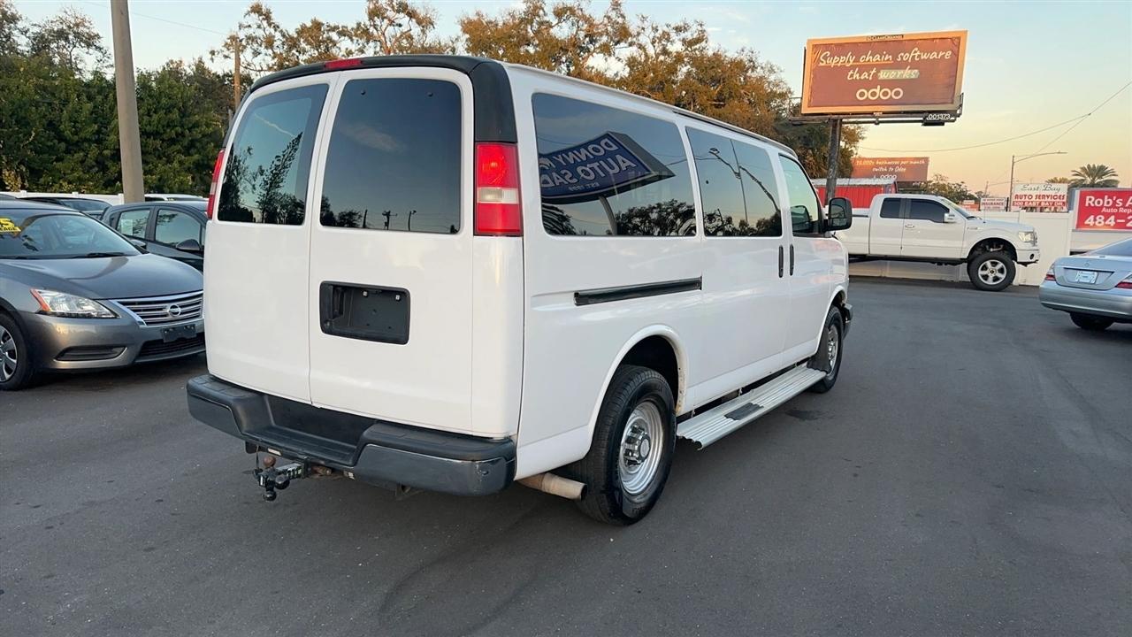 Chevrolet Express Passenger RWD 3500 135" 1LT 2012