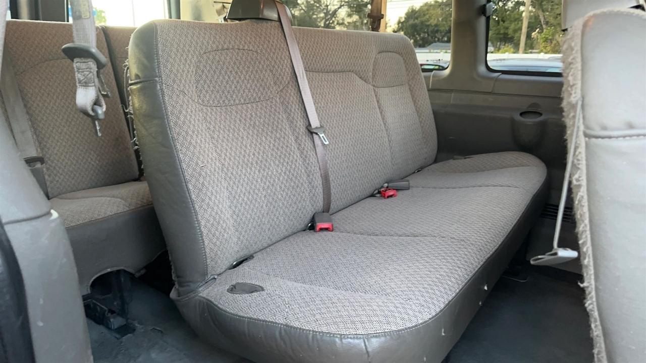 Chevrolet Express Passenger RWD 3500 135" 1LT 2012
