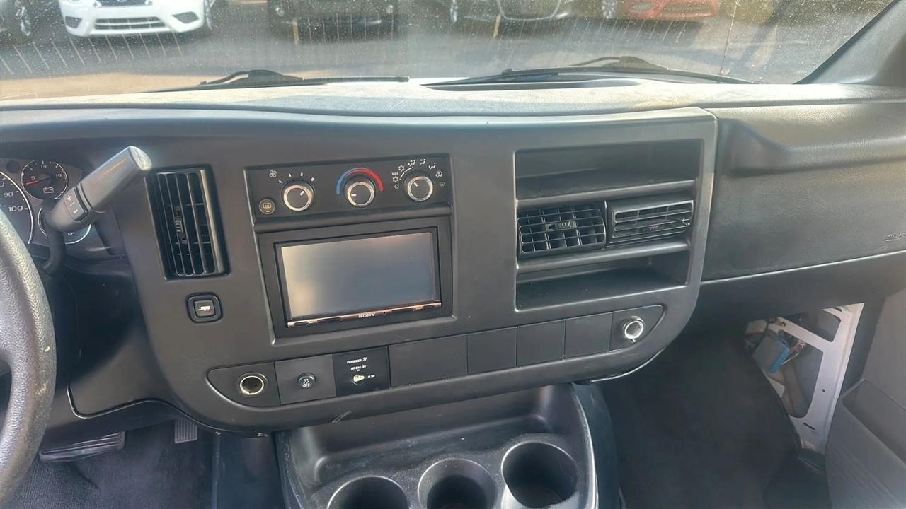 Chevrolet Express Passenger RWD 3500 135" 1LT 2012