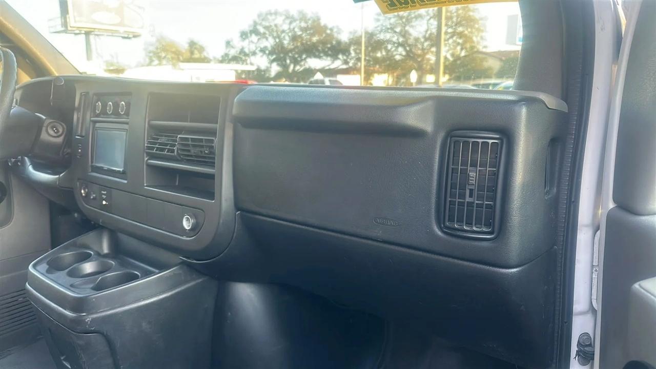 Chevrolet Express Passenger RWD 3500 135" 1LT 2012