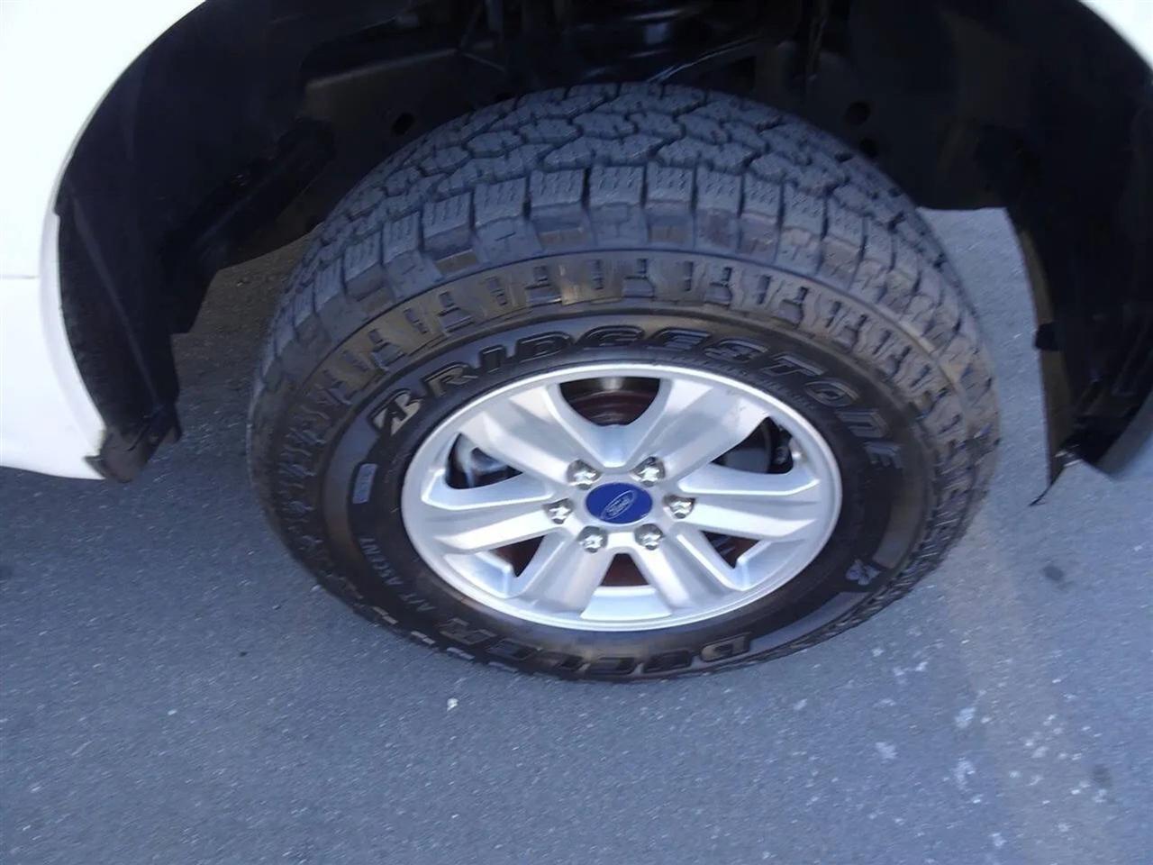 Ford F-150 Lariat 2WD SuperCab 8' Box 2017