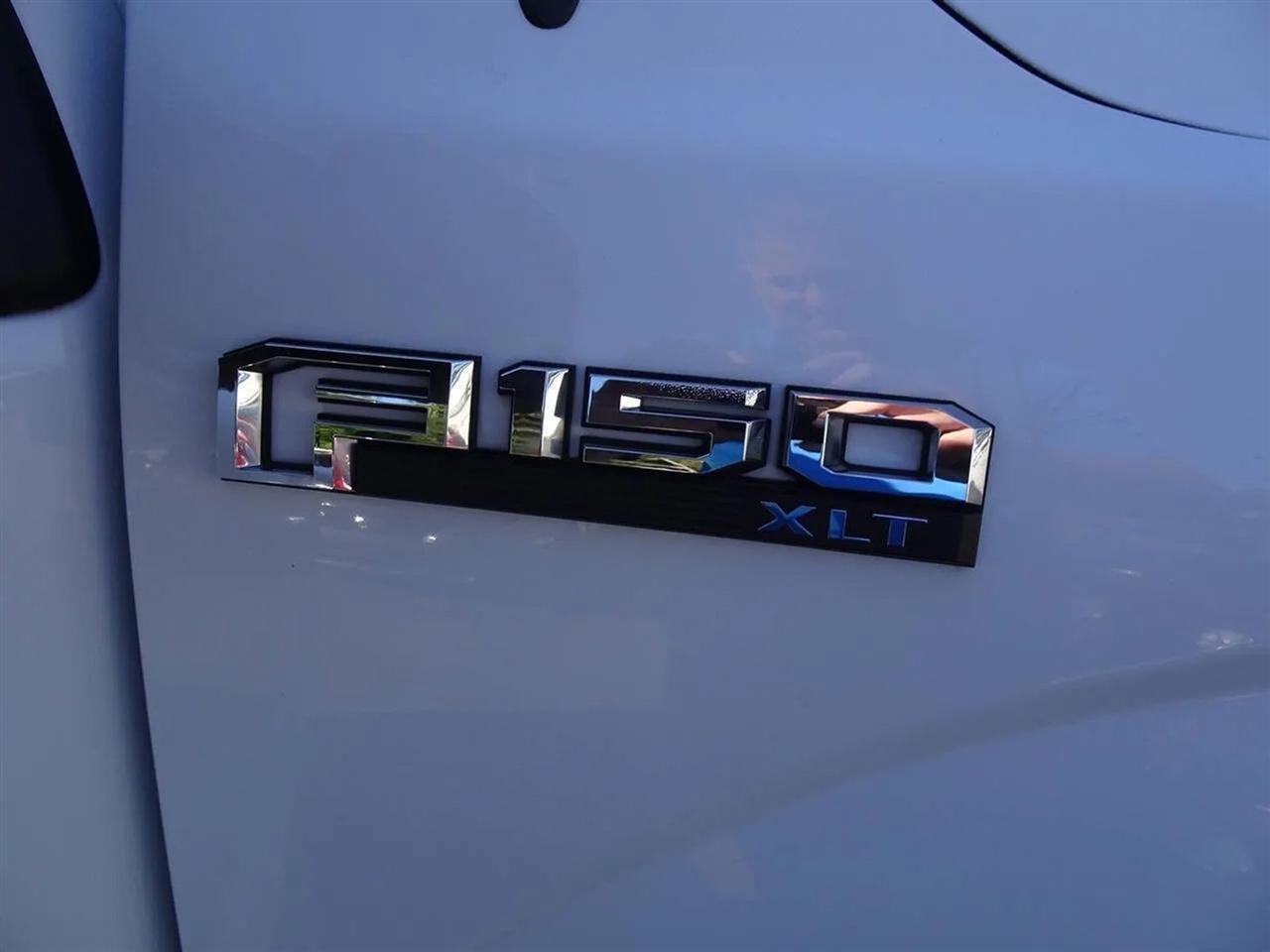 Ford F-150 Lariat 2WD SuperCab 8' Box 2017