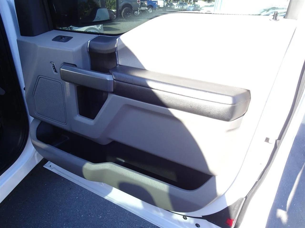 Ford F-150 Lariat 2WD SuperCab 8' Box 2017