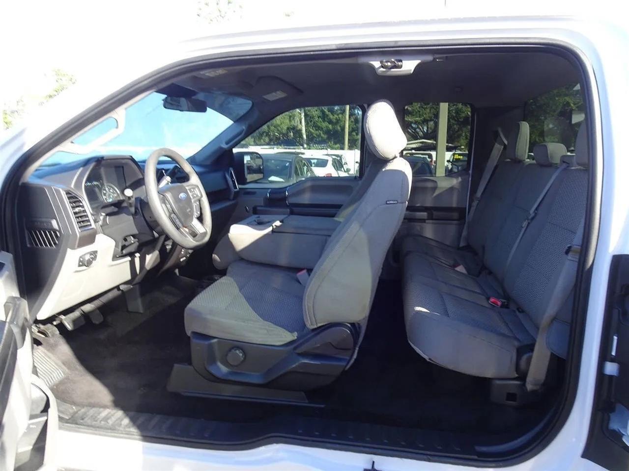 Ford F-150 Lariat 2WD SuperCab 8' Box 2017