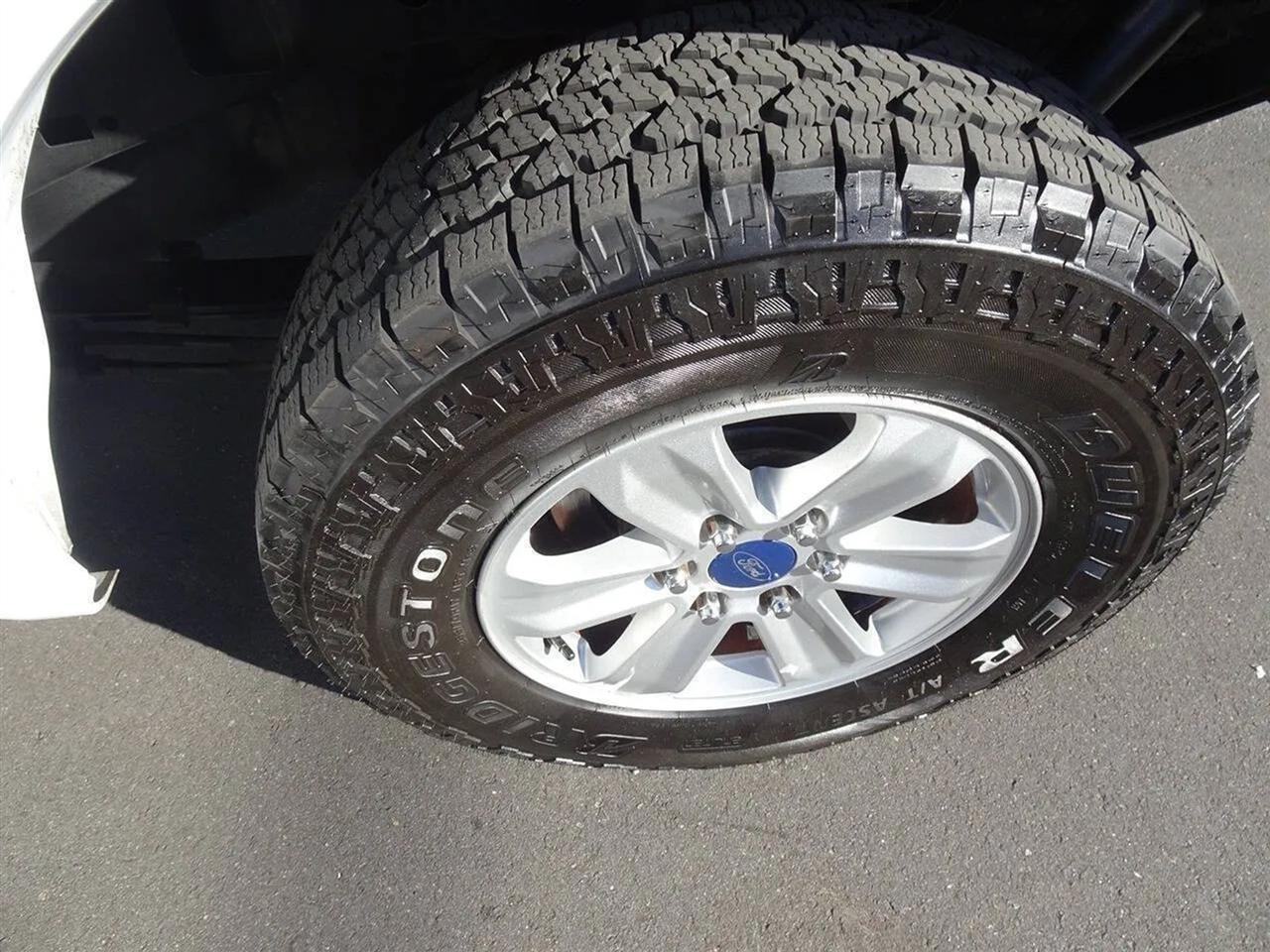 Ford F-150 Lariat 2WD SuperCab 8' Box 2017