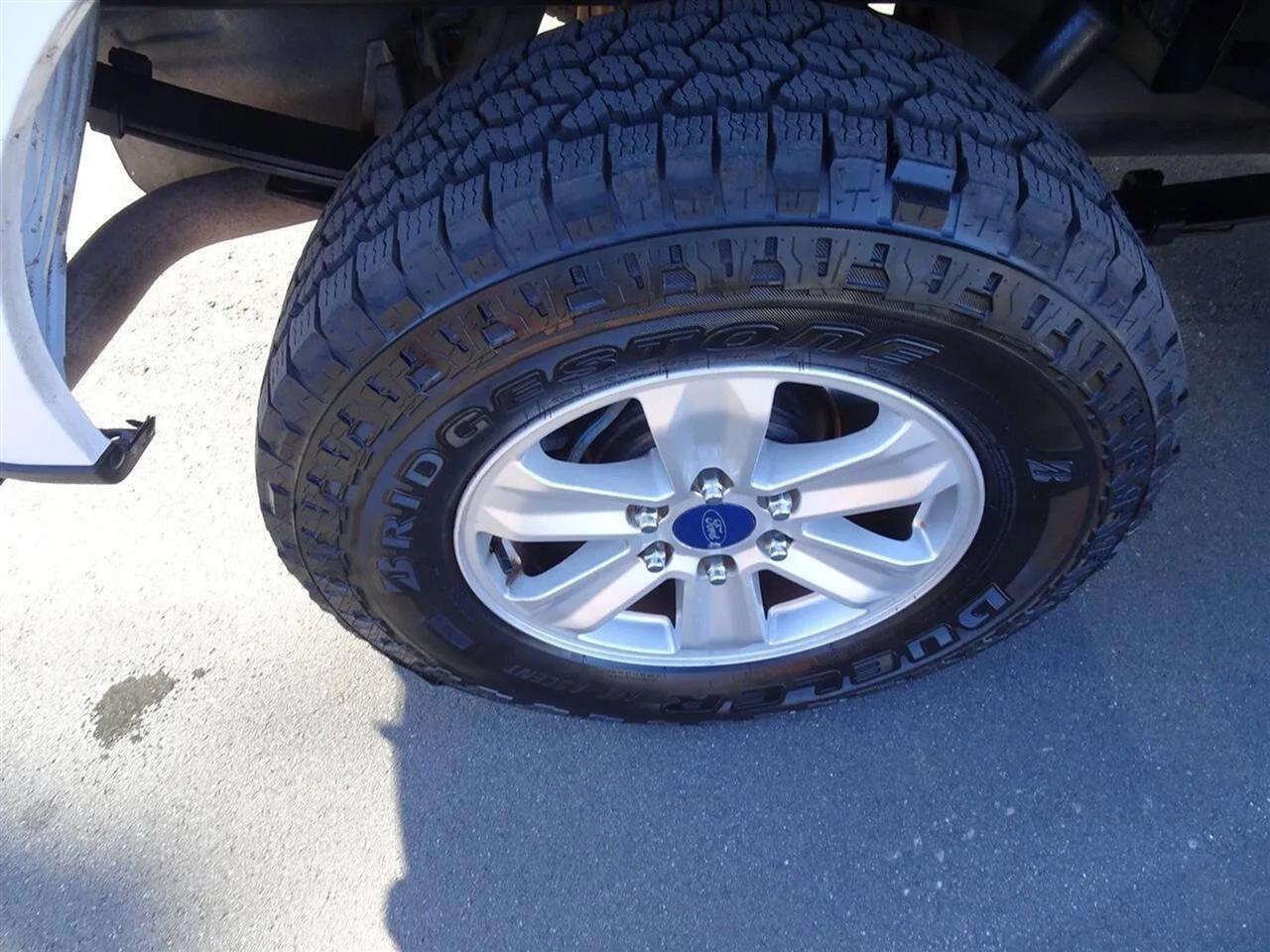 Ford F-150 Lariat 2WD SuperCab 8' Box 2017