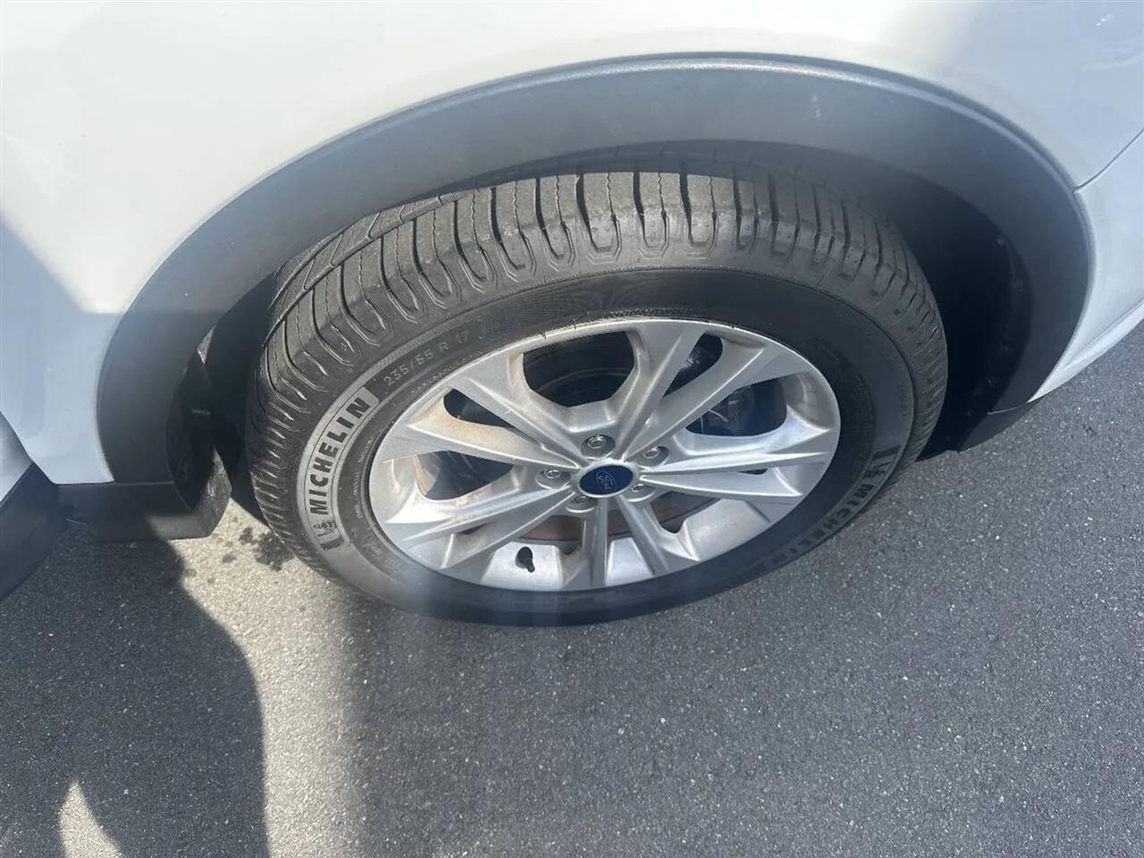 Ford Escape SE FWD 2017