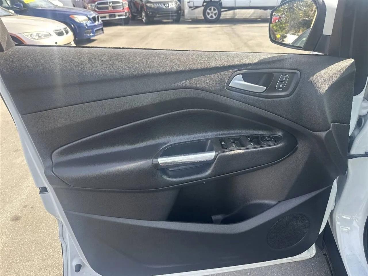 Ford Escape SE FWD 2017