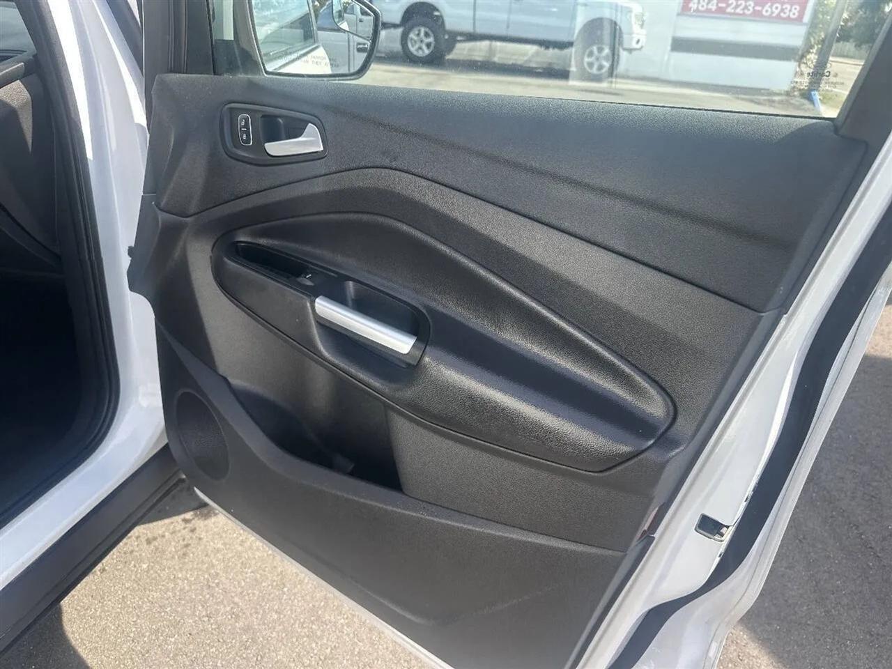 Ford Escape SE FWD 2017