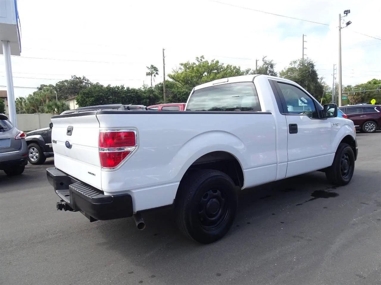 Ford F-150 2WD Reg Cab 126" XLT 2013