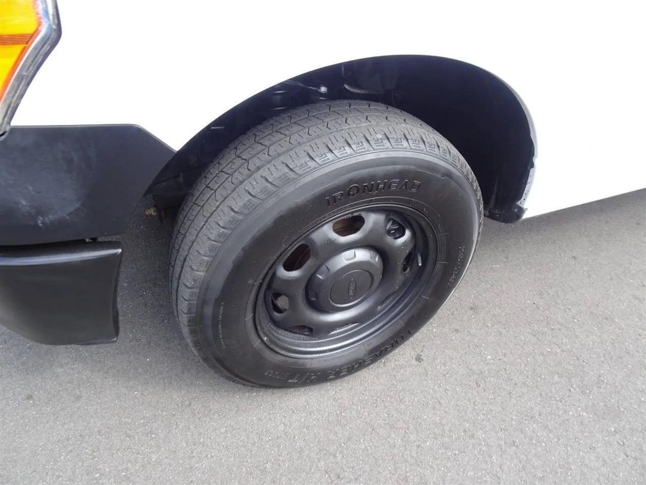 Ford F-150 2WD Reg Cab 126" XLT 2013