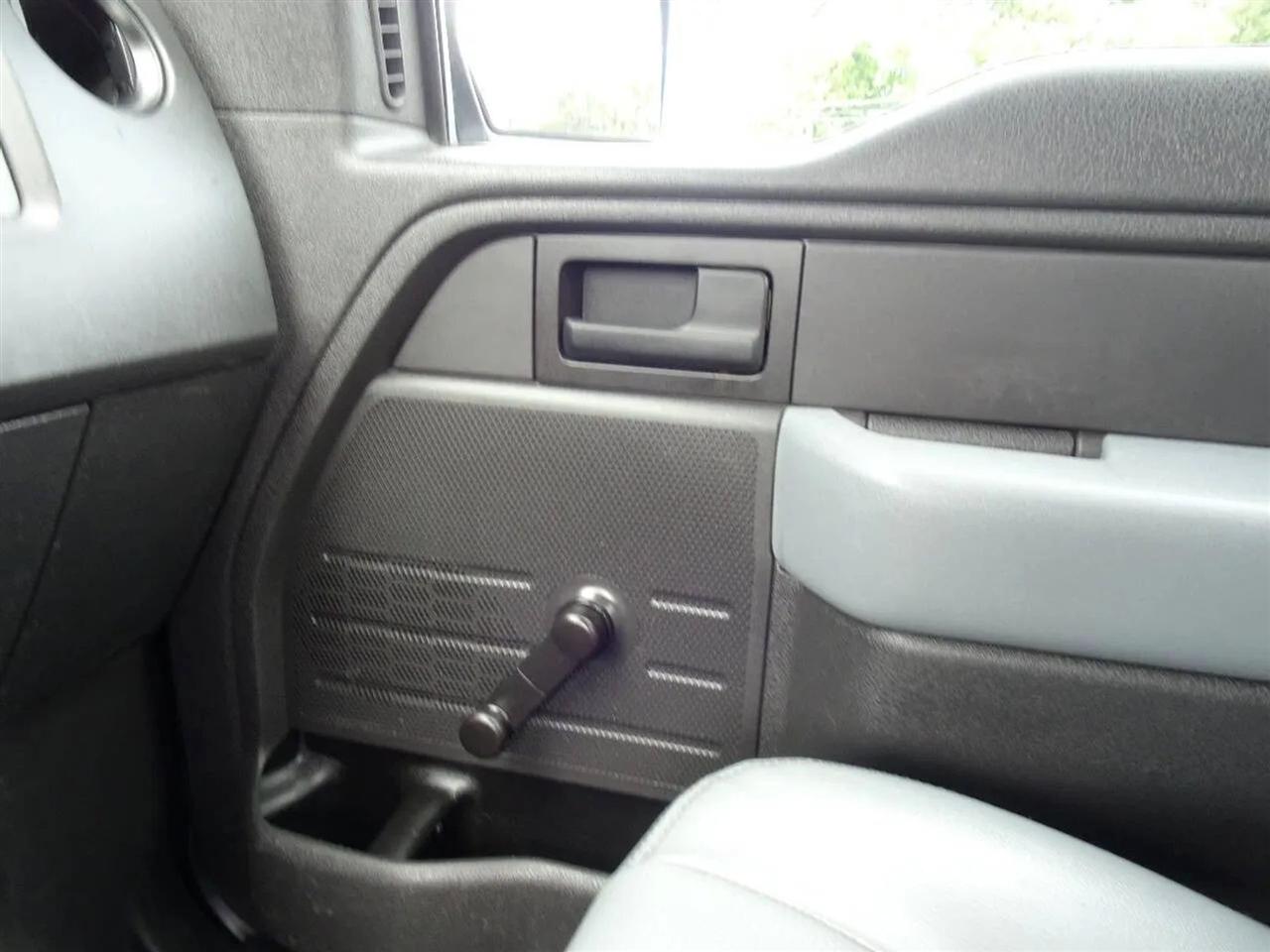 Ford F-150 2WD Reg Cab 126" XLT 2013