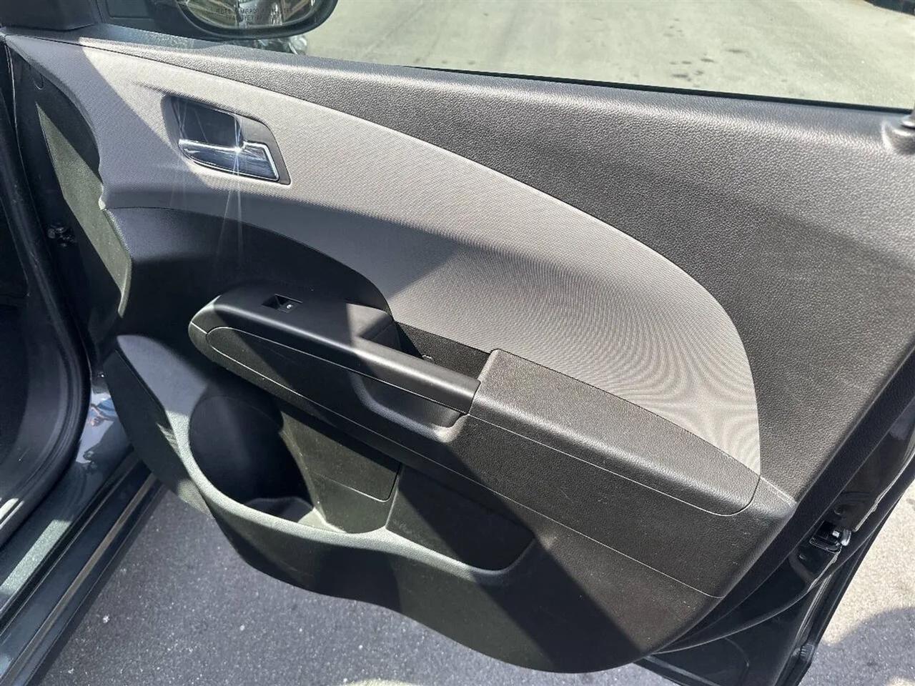 Chevrolet Sonic 4dr Sdn Auto LT 2019