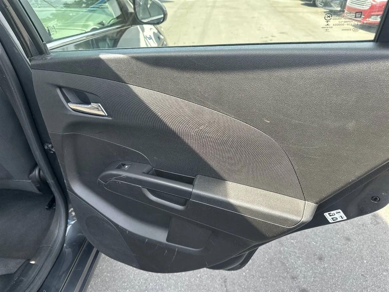 Chevrolet Sonic 4dr Sdn Auto LT 2019