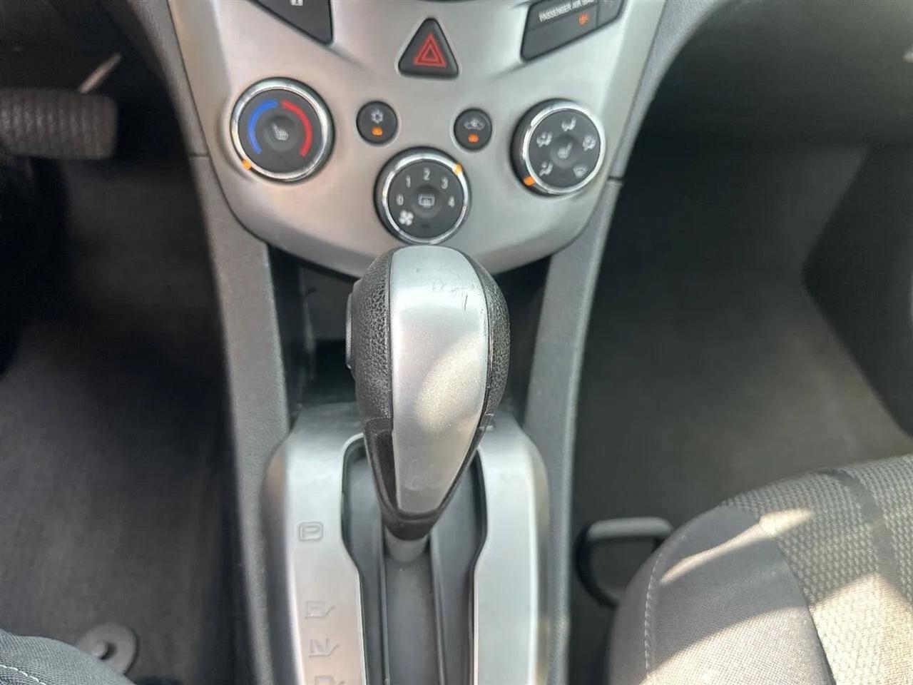 Chevrolet Sonic 4dr Sdn Auto LT 2019