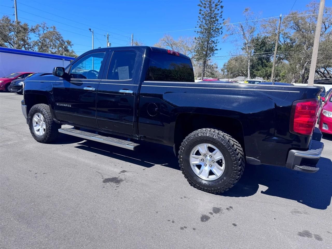 Chevrolet Silverado 1500 2WD Double Cab 143.5" LT w/1LT 2015