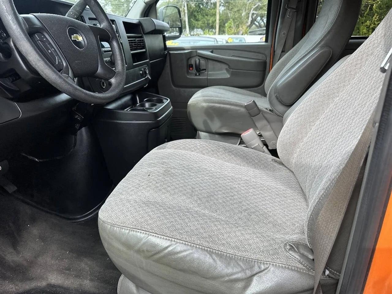 Chevrolet Express Passenger RWD 3500 135" LT w/1LT 2013