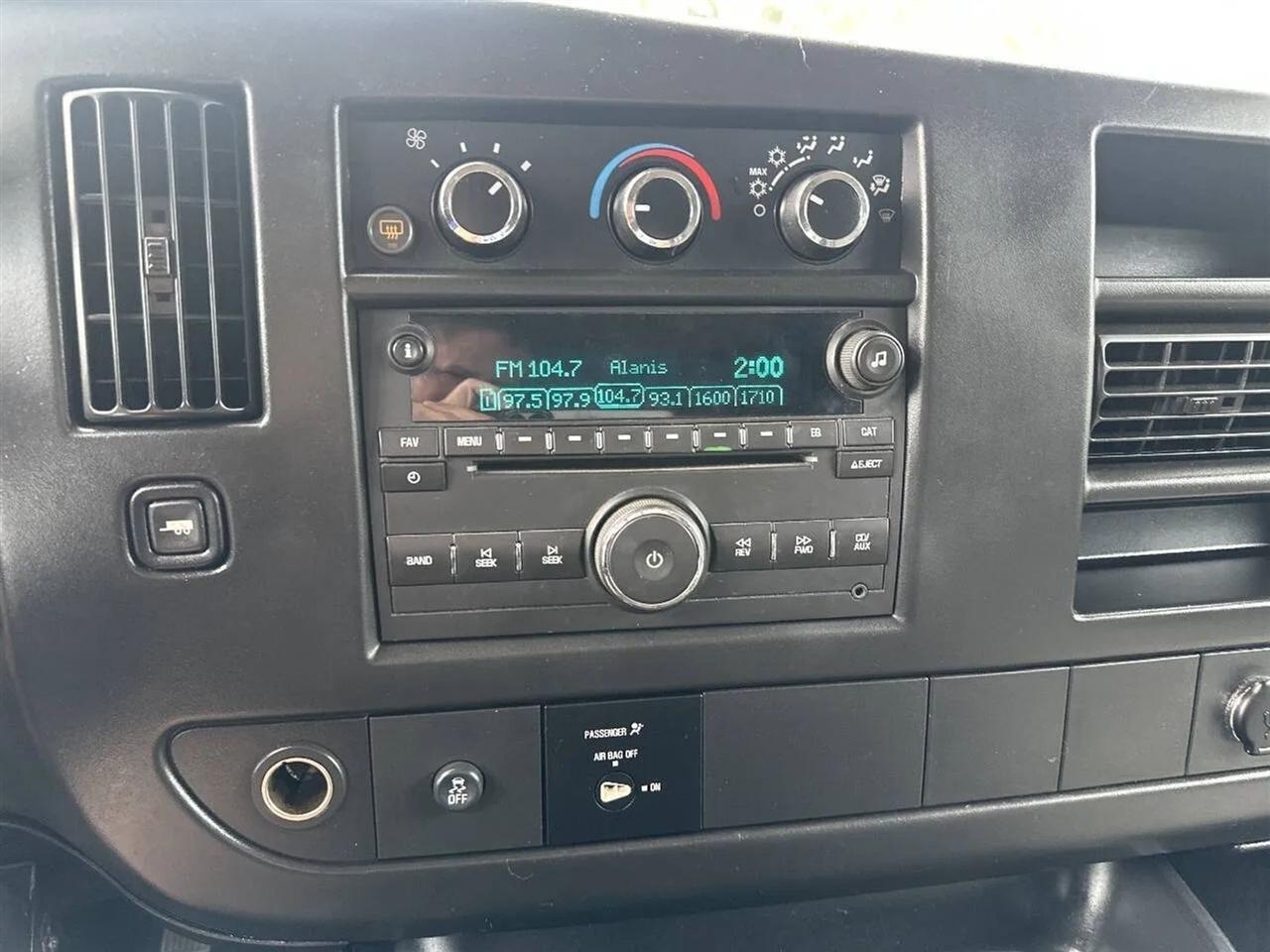 Chevrolet Express Passenger RWD 3500 135" LT w/1LT 2013