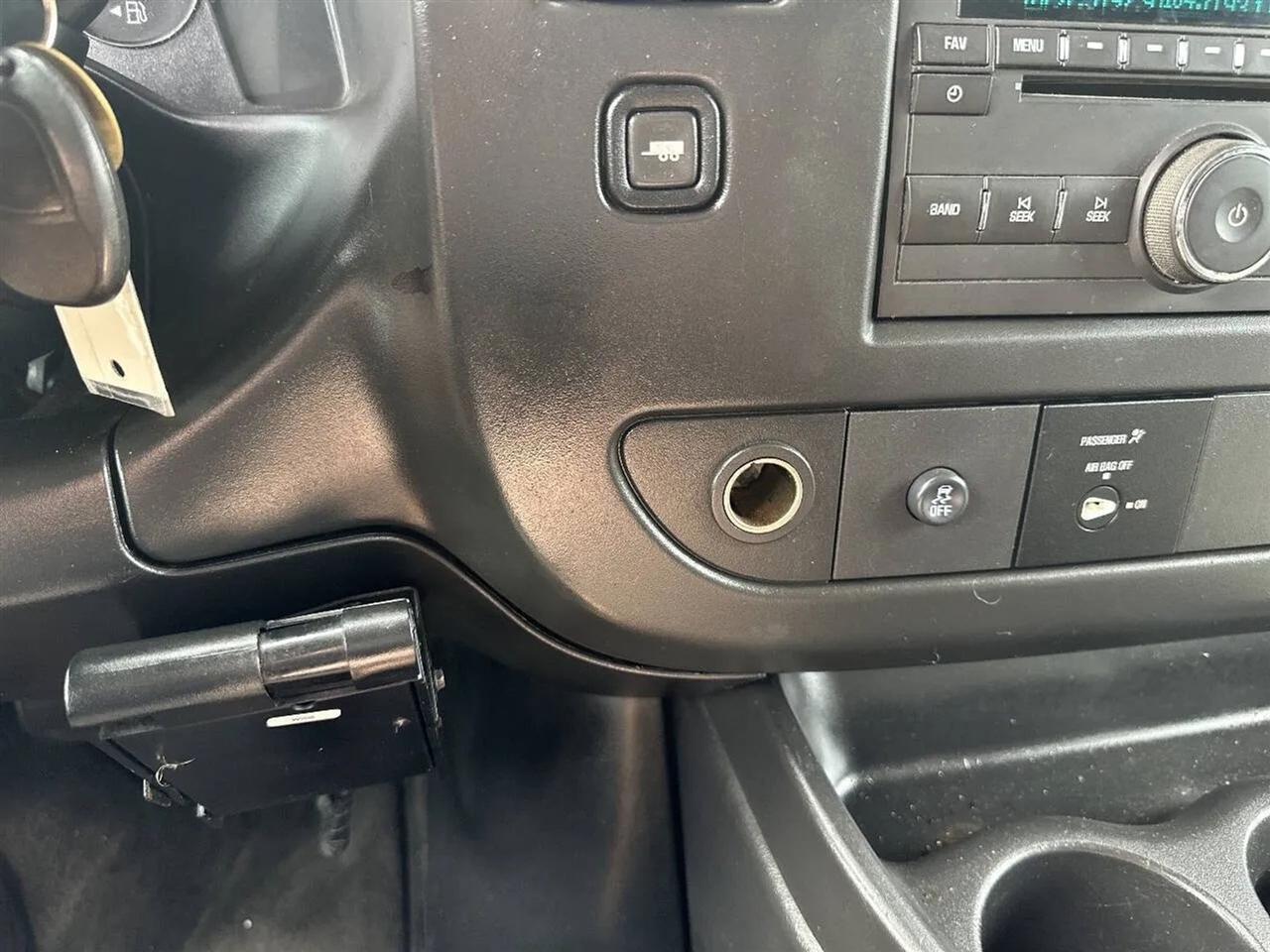 Chevrolet Express Passenger RWD 3500 135" LT w/1LT 2013