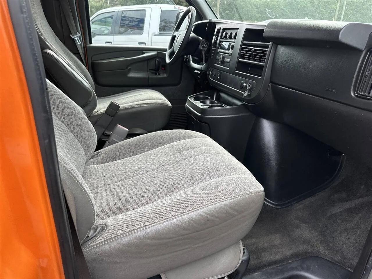 Chevrolet Express Passenger RWD 3500 135" LT w/1LT 2013