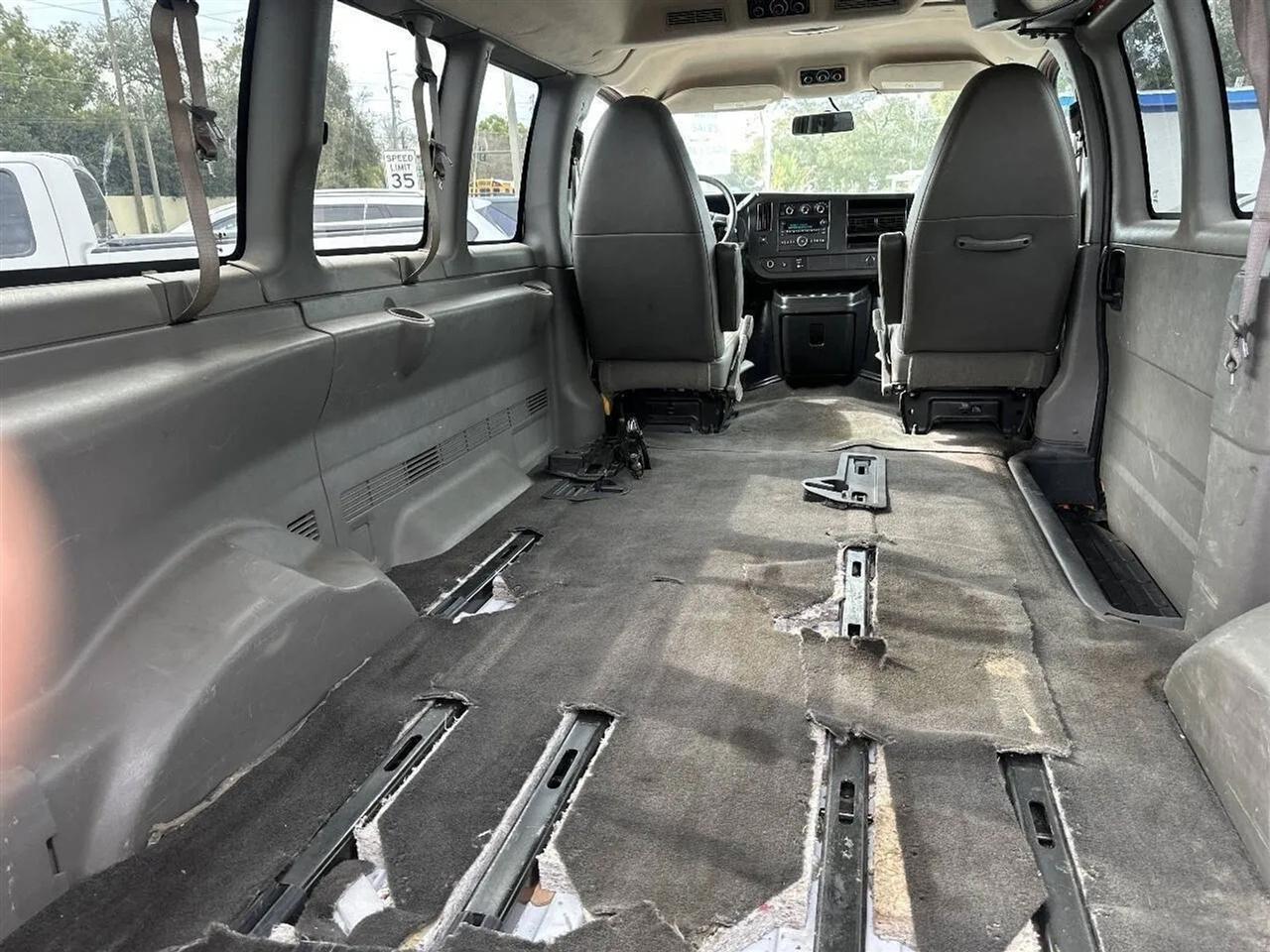 Chevrolet Express Passenger RWD 3500 135" LT w/1LT 2013