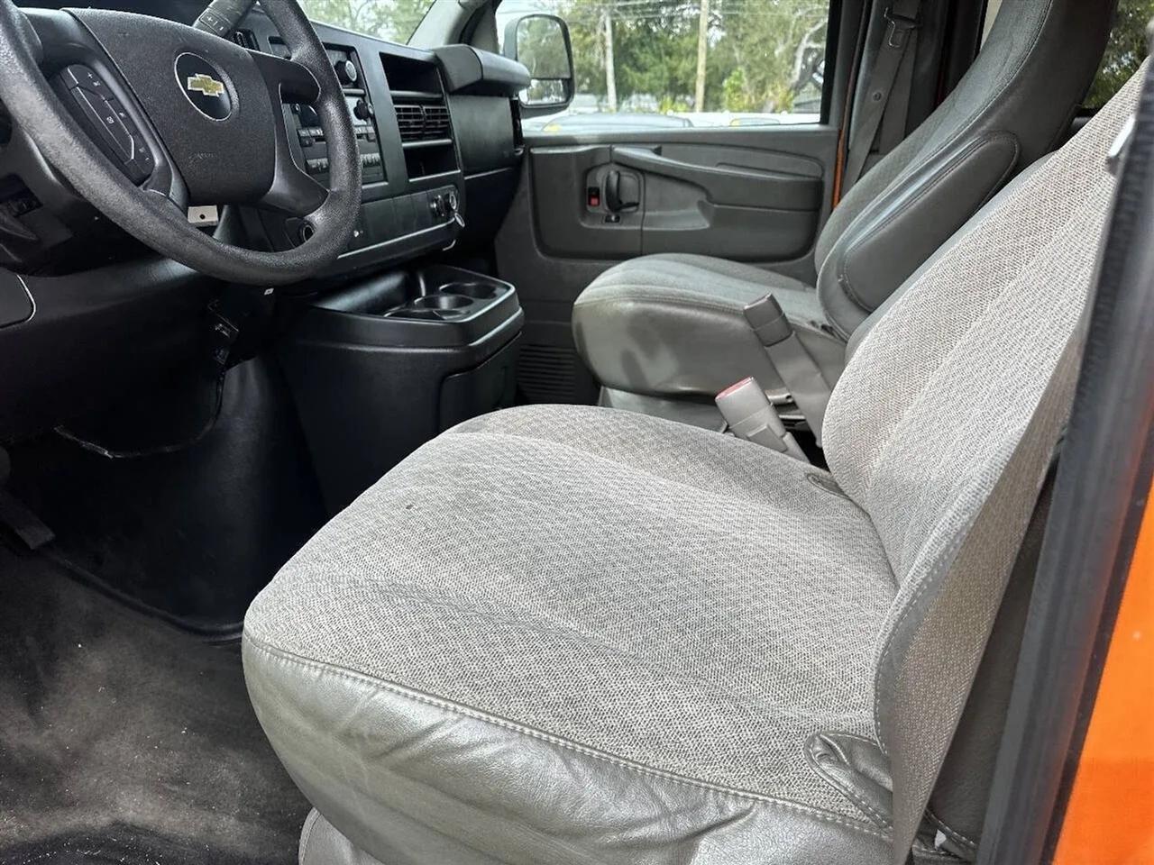 Chevrolet Express Passenger RWD 3500 135" LT w/1LT 2013