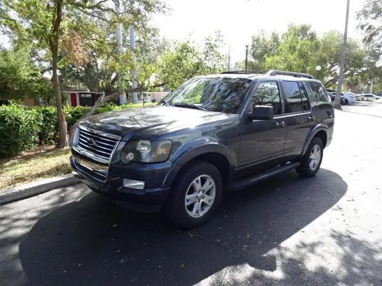 Ford Explorer RWD 4dr XLT 2010