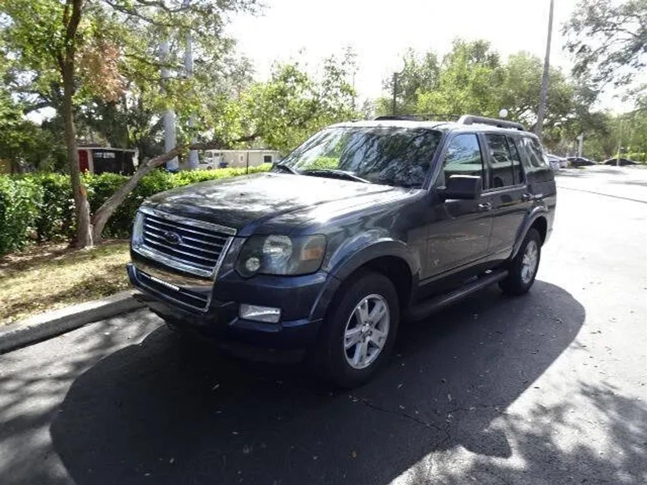Ford Explorer RWD 4dr XLT 2010