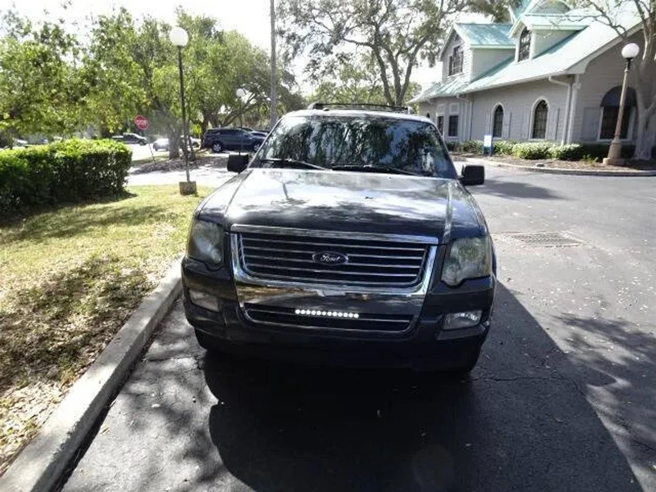 Ford Explorer RWD 4dr XLT 2010